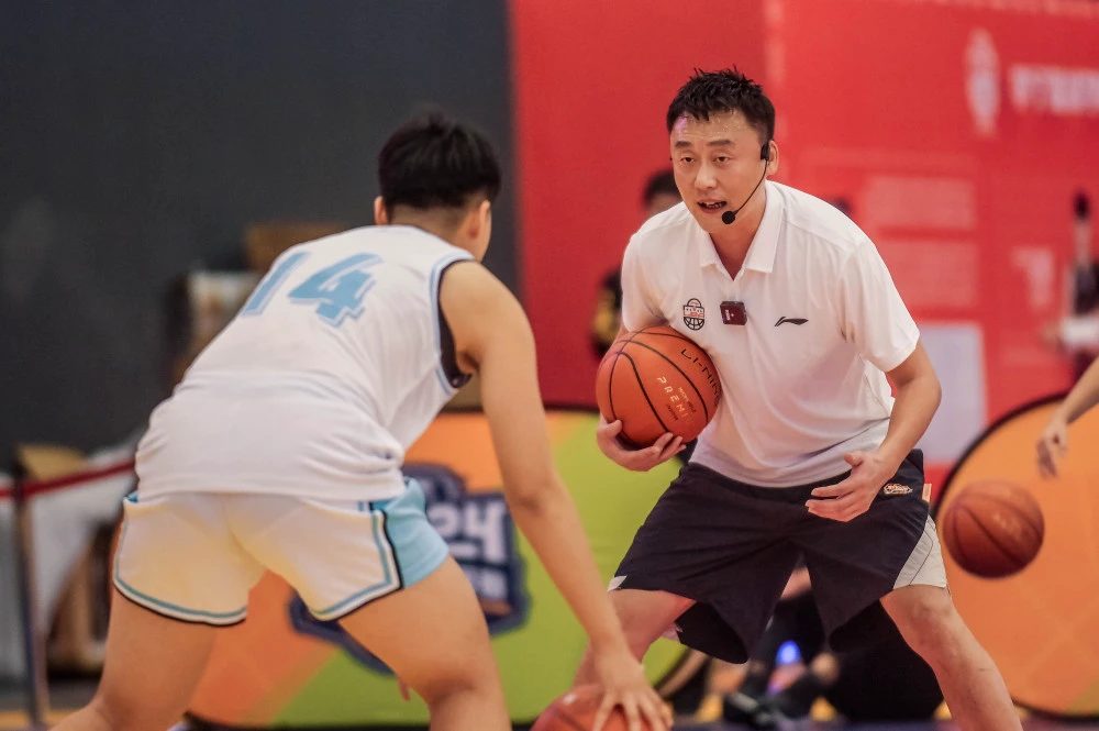 为什么参加篮球辅导可以帮助孩子更好地成长_0